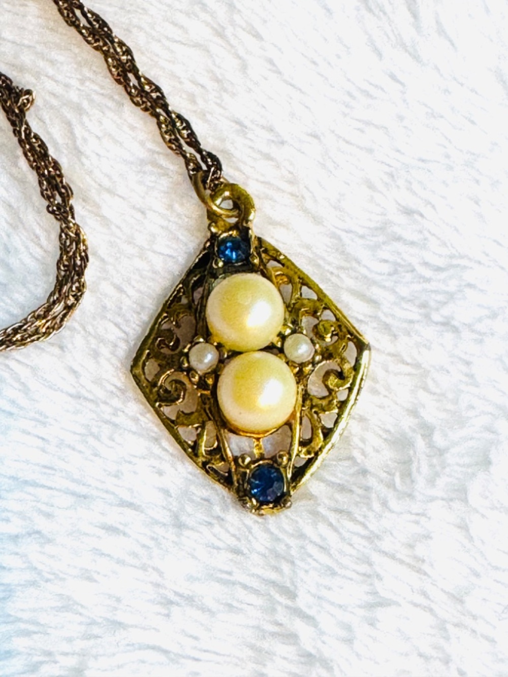 14K Gold Filled Vintage Pendant With Chain